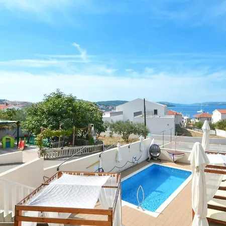 Apartment Santo - Okrug Gornji