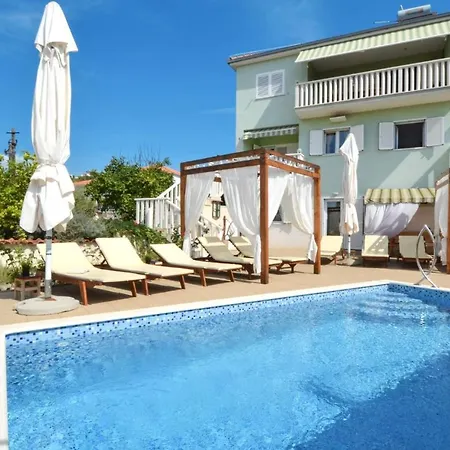 Santo - Okrug Gornji Trogir