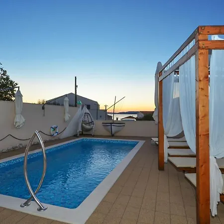 Santo - Okrug Gornji *