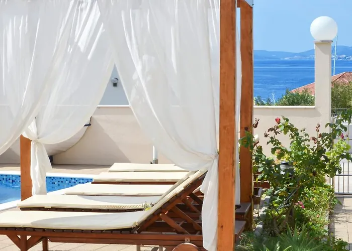 Santo - Okrug Gornji Trogir