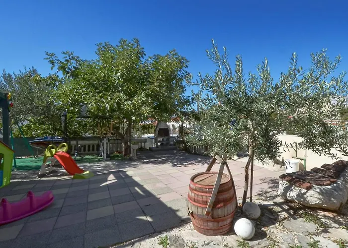 Santo - Okrug Gornji * Trogir