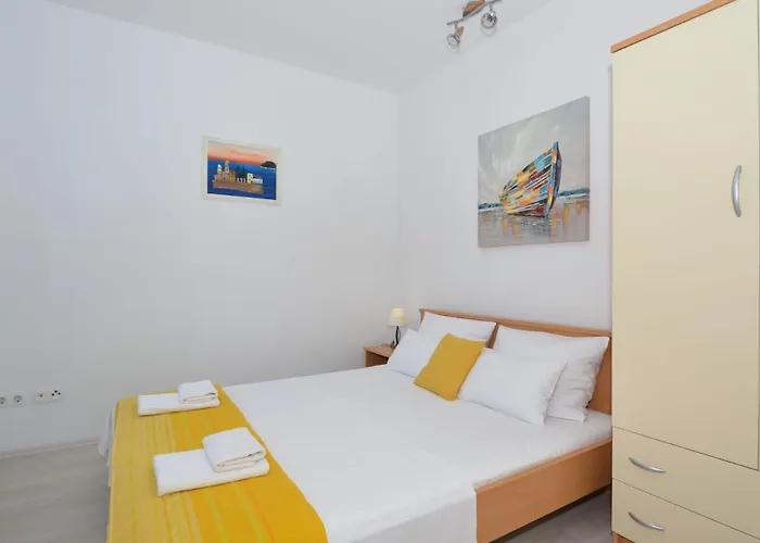 Santo - Okrug Gornji * Trogir