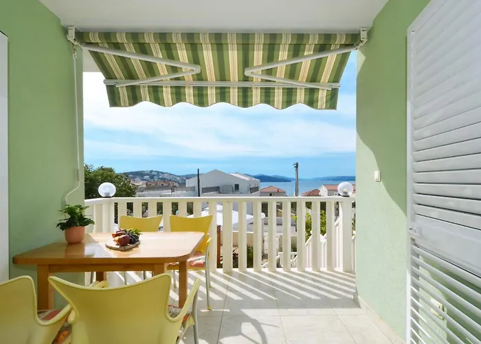 Santo - Okrug Gornji * Trogir