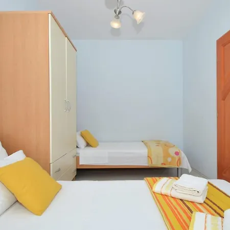 Santo - Okrug Gornji Trogir