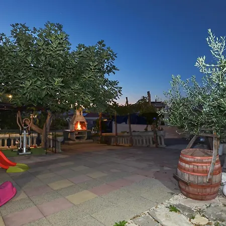 Santo - Okrug Gornji Trogir